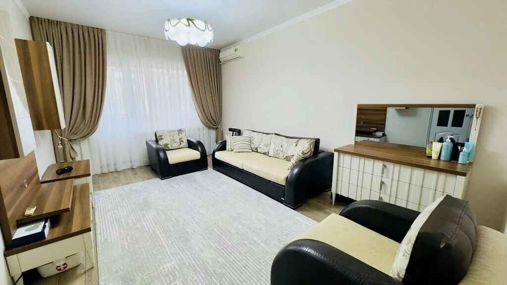 3 комнаты, 68 м², Академия Наук 106 серия, 2 этаж, Евроремонт