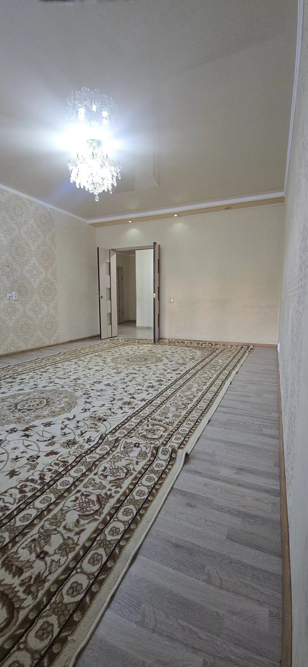 2 комнаты, 81 м², Нижний Джал (Джал-23) Индивидуалка, 1 этаж, Старый ремонт