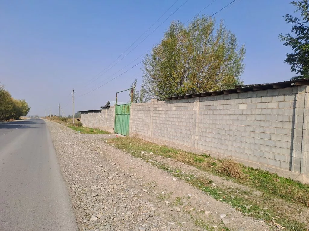 Продаётся огороженная производственно-складская база с удобным выездом