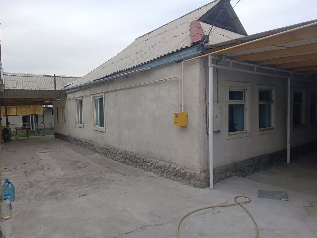 4 комнаты, 130 м², 3 соток, Бишкек, Восток-5 мкр Собственник