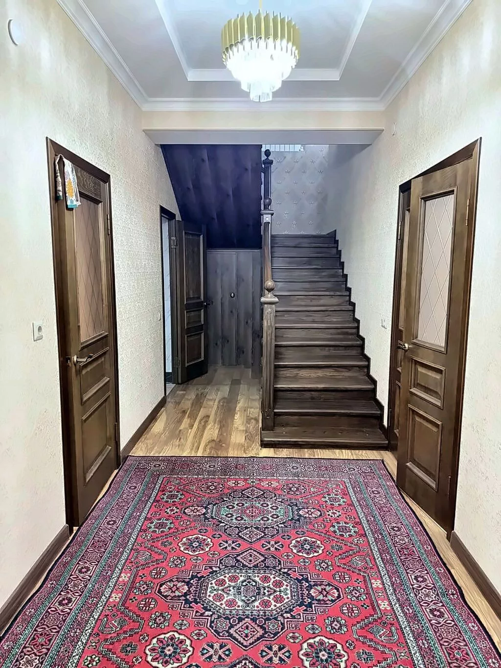 180 м², 5 комнат, ул. Орозбекова / Жибек Жолу