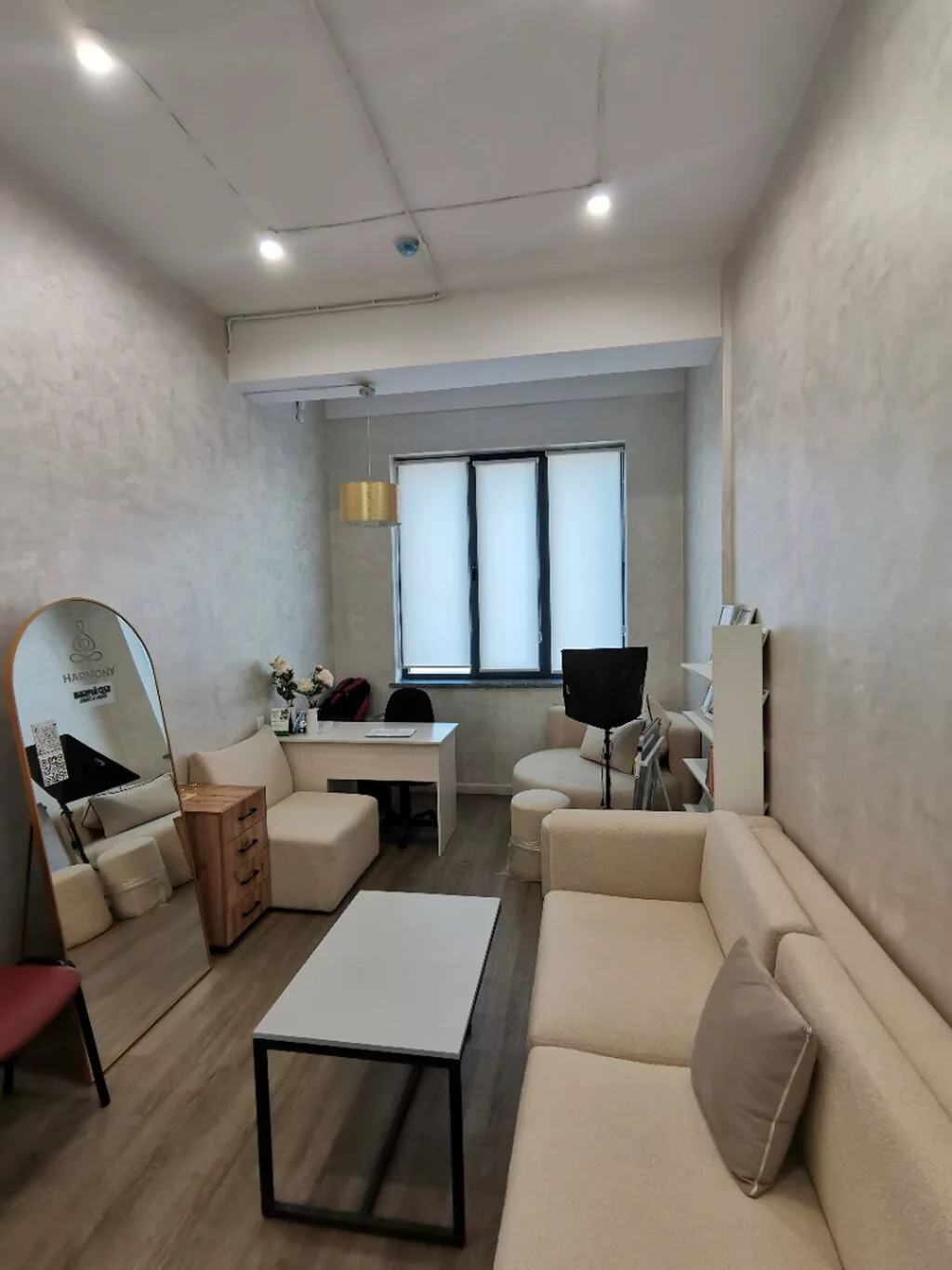 Продажа офисов 318 м², С ремонтом, Многоэтажное здание, 1 этаж