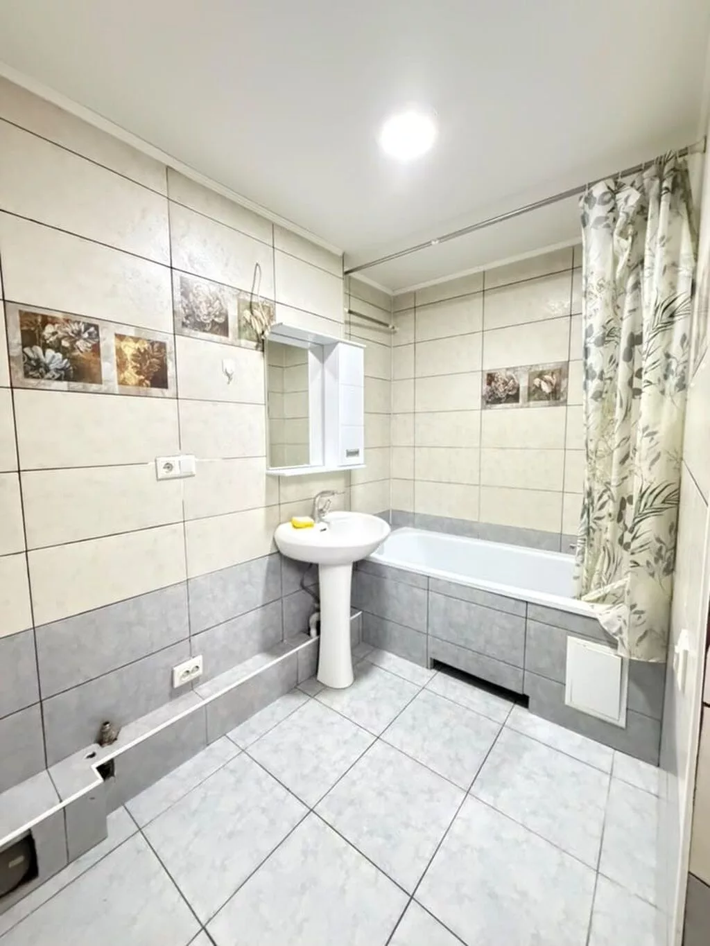 Продаётся полноценная 3-комнатная квартира 📍 Район: Джал 🏢 Этаж