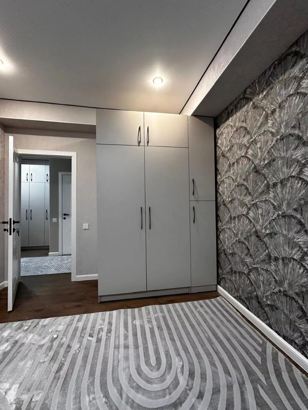 СДАЁТСЯ 3-КОМНАТНАЯ КВАРТИРА В МКР. КОК-ЖАР Площадь: 80 м² Квартира