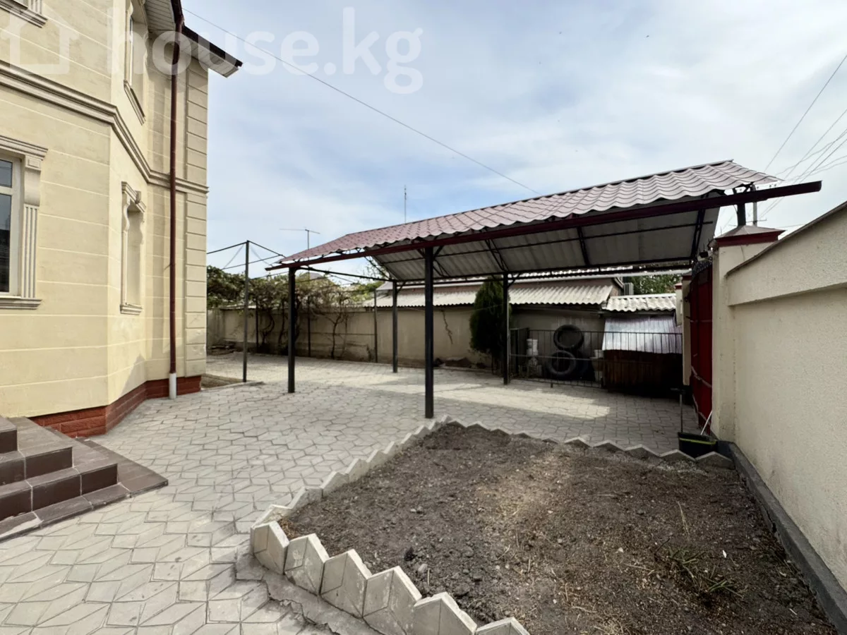 Аренда, дом, 6 и более-комн.: Чуйская область / Бишкек, город Бишкек, Горького - Панфилова - на долгий срок — за 271 529 сом
