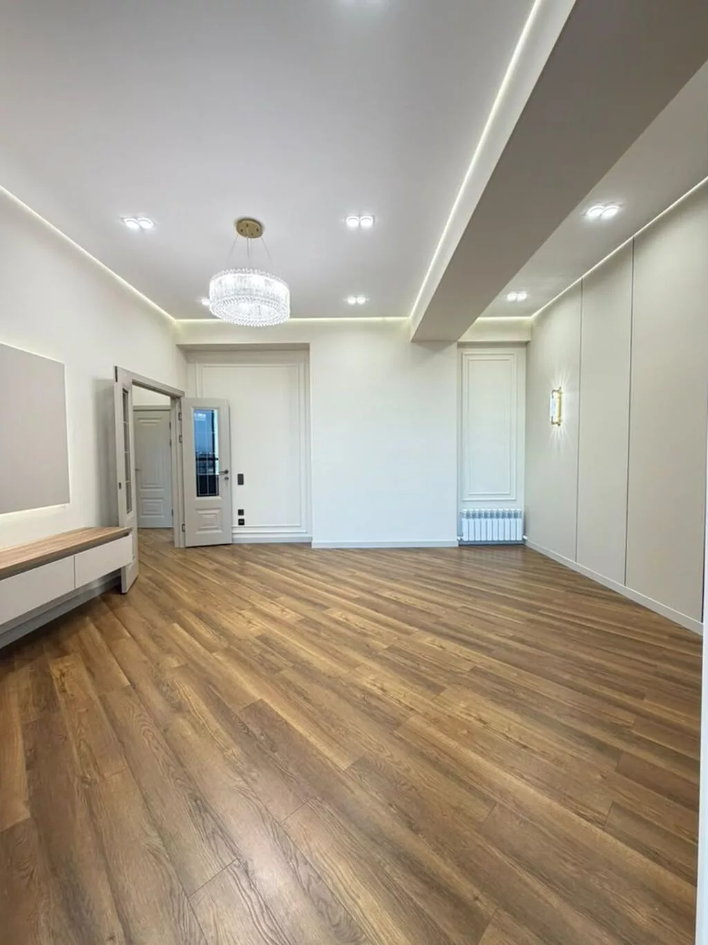 3 комнаты, 80 м², 7 мкр Элитка, 15 этаж, Дизайнерский ремонт