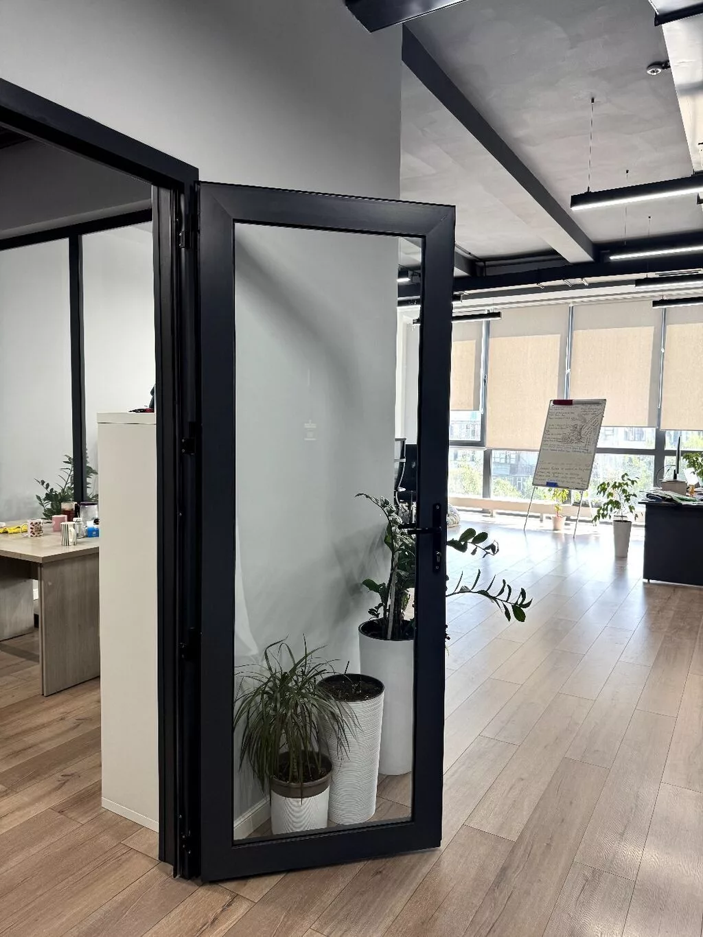 Сдаю Офисный шкаф: 70 м², В бизнес центре, С ремонтом