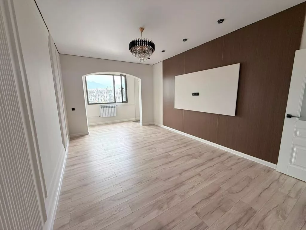 2 комнаты, 71 м², Пишпек Элитка, 8 этаж, Свежий ремонт