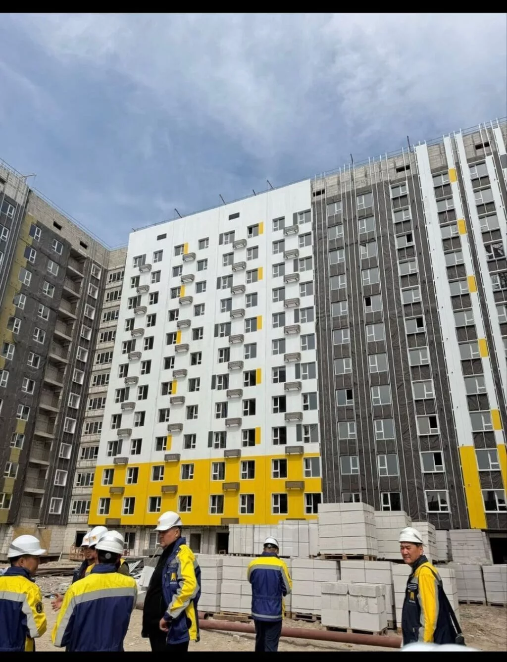 Срочно Продаю Квартиру Район Аюу Гранд Собственник 3‑комнатная