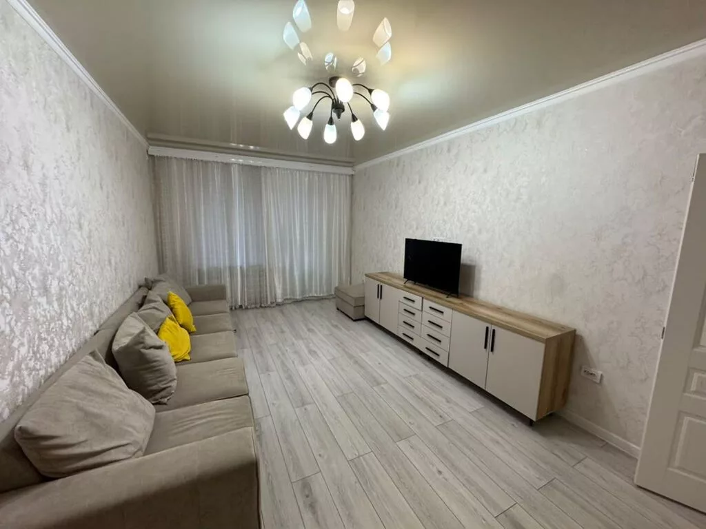 2 комнаты, 75 м², Южная Магистраль Элитка, 2 этаж, Евроремонт
