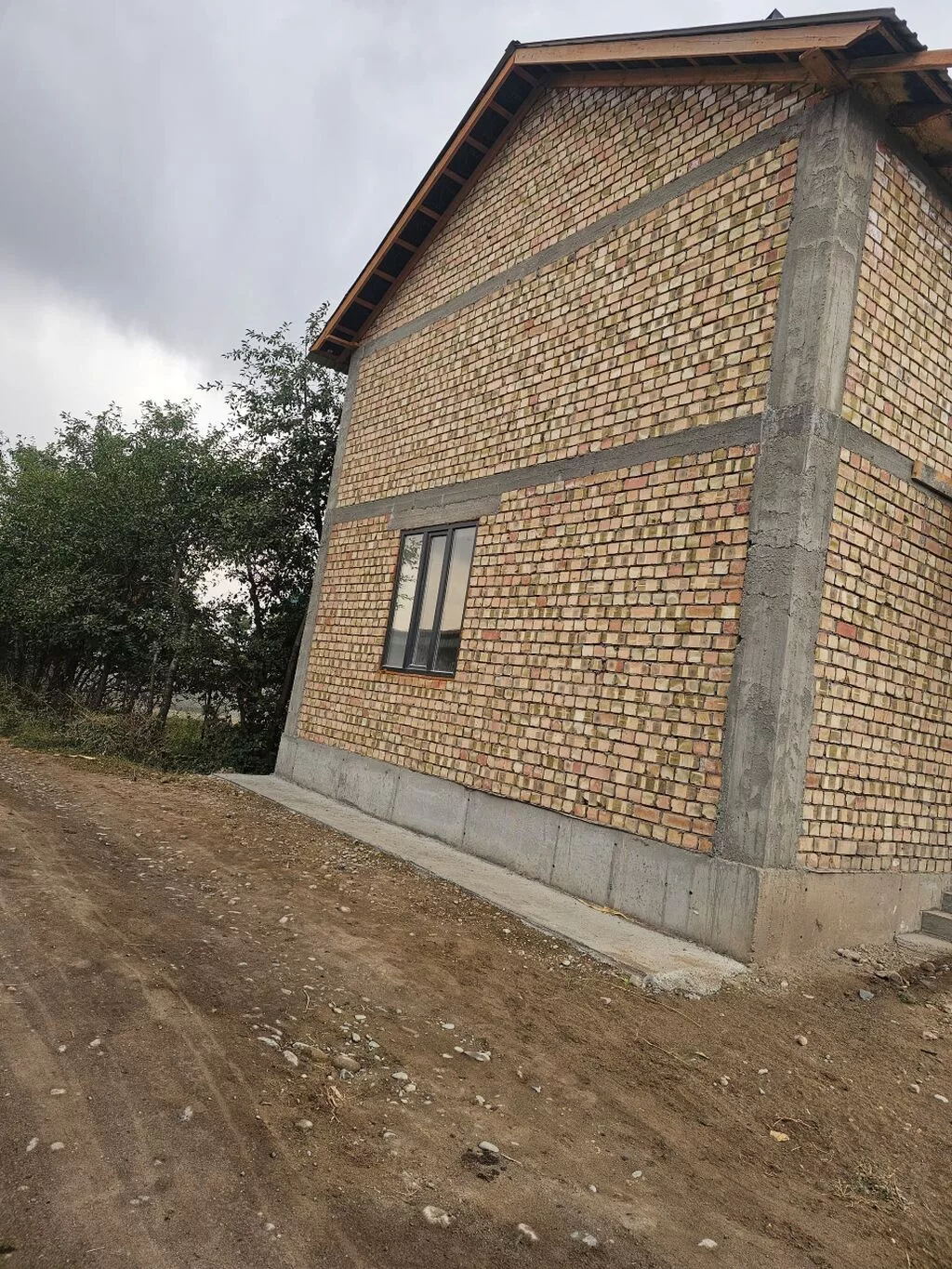 4 комнаты, 100 м², 4 соток, Бишкек, Собственник