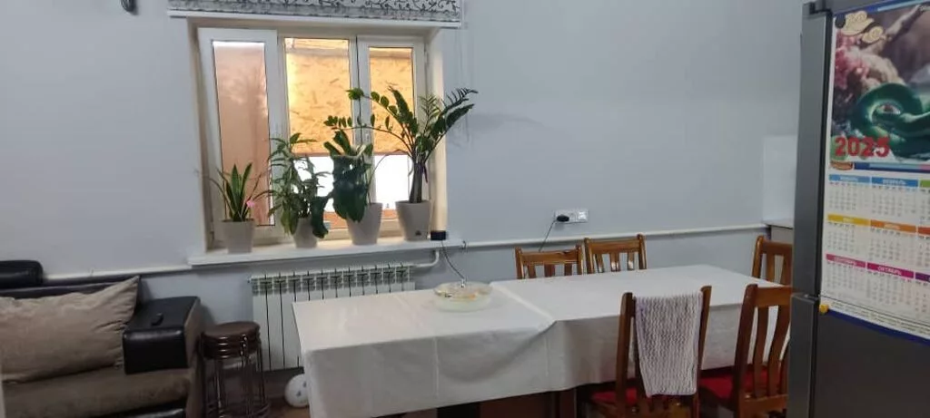 4 комнаты, 77 м², 3 соток, Бишкек, Старый толчок рынок / базар Собственник
