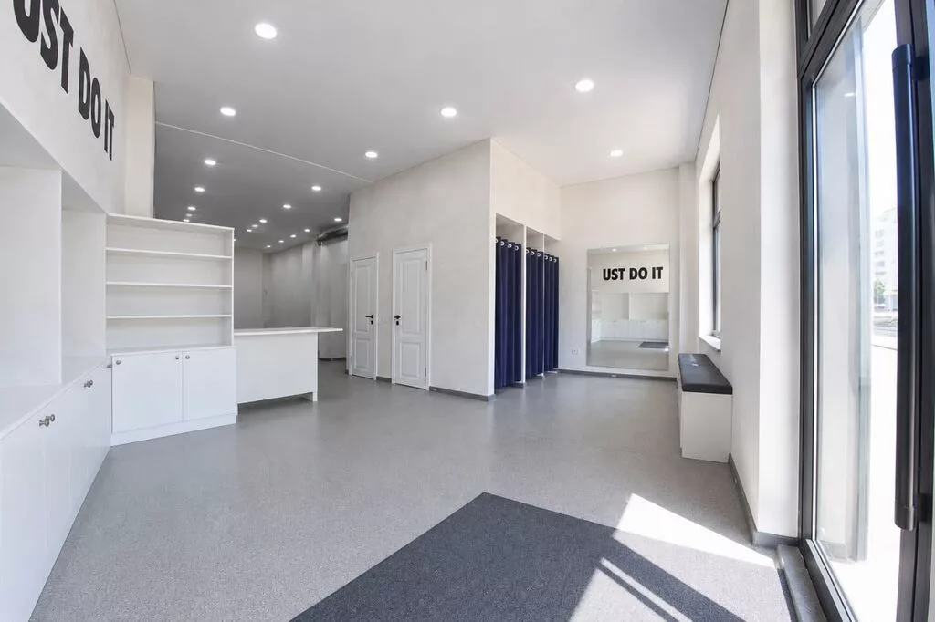 Продажа офисов 109 м², С ремонтом, Многоэтажное здание, 1 этаж