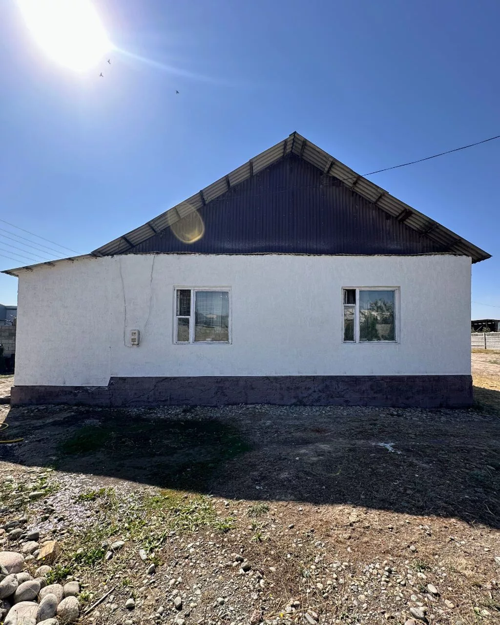 ✨ Продаётся дом в с. Сокулук ✨ 🏡 Характеристики: • Участок - 6 соток
