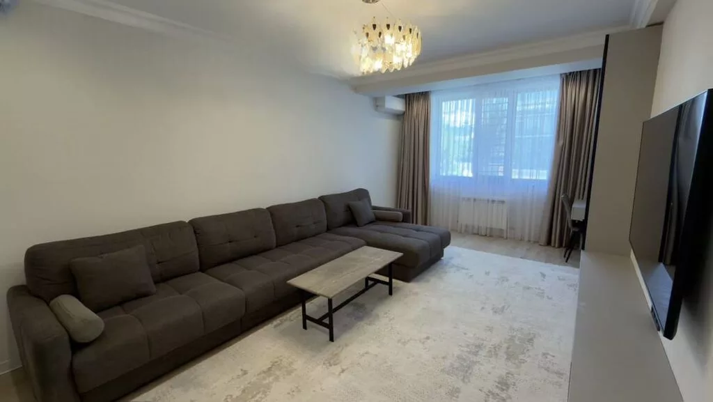 2 комнаты, 77 м², Асанбай мкр Элитка, 2 этаж, Дизайнерский ремонт