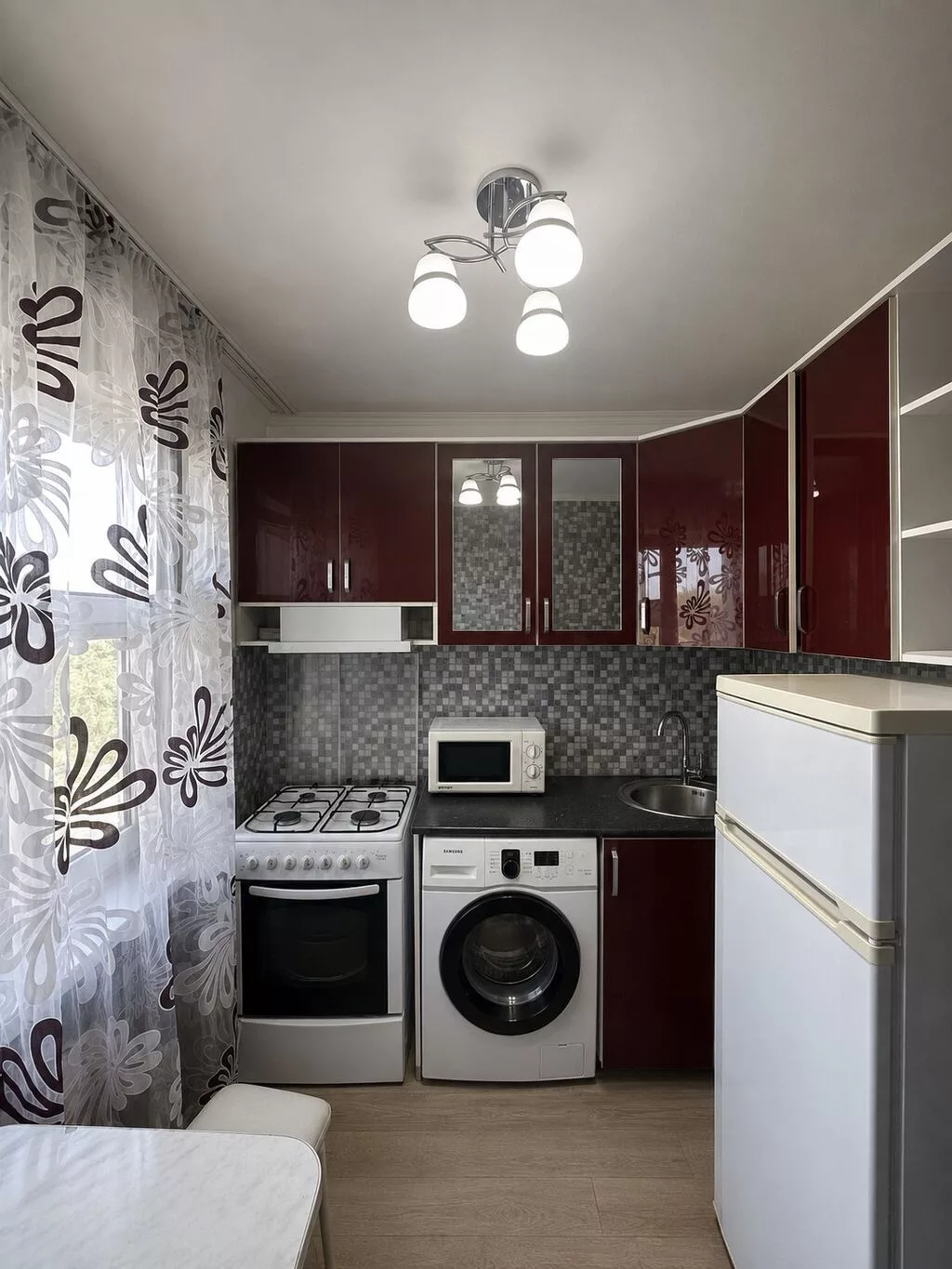 3 комнаты, 58 м², 5 мкр 104 серия, 4 этаж, Косметический ремонт