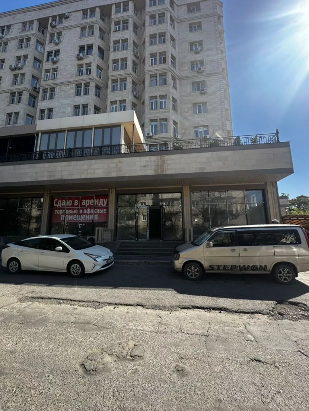 The entire office: Колл-центр, IT company, Банковское отделение, 354 м², В жилом комплексе, С ремонтом, 1 линия