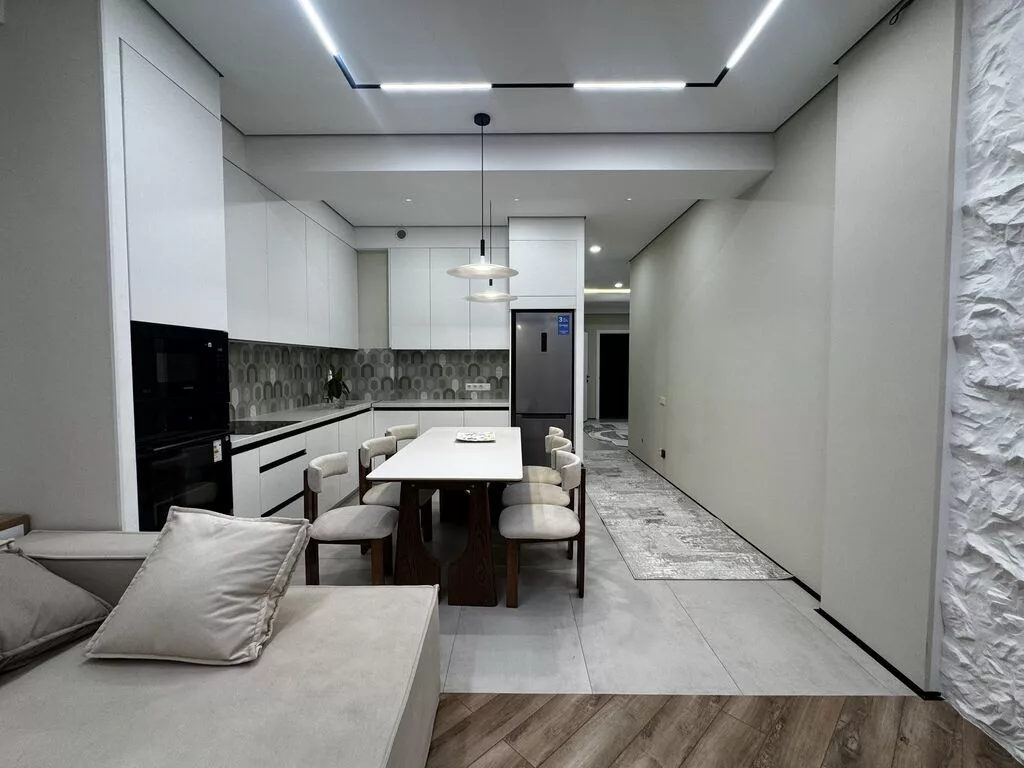 3 комнаты, 94 м², Элитка, 3 этаж, Дизайнерский ремонт