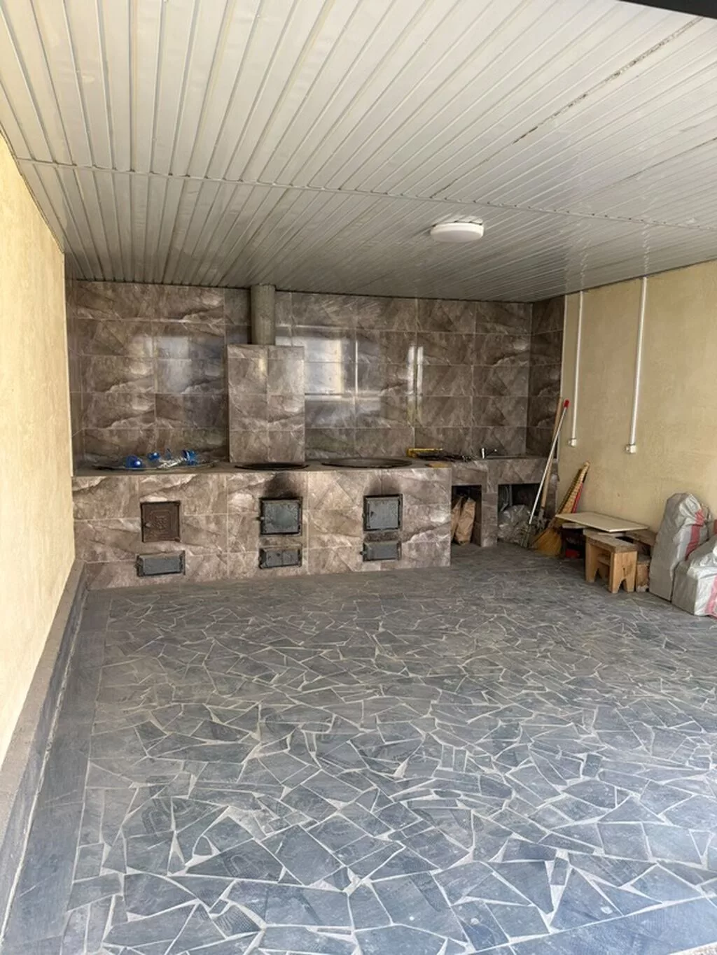 6 комнат и более, 241 м², 4 соток, Бишкек, Ынтымак ж/м Собственник