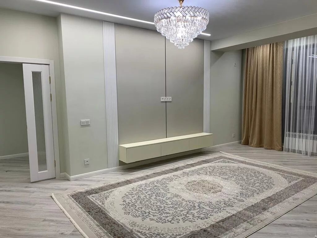 2 комнаты, 77 м², Южная Магистраль Элитка, 2 этаж, Евроремонт