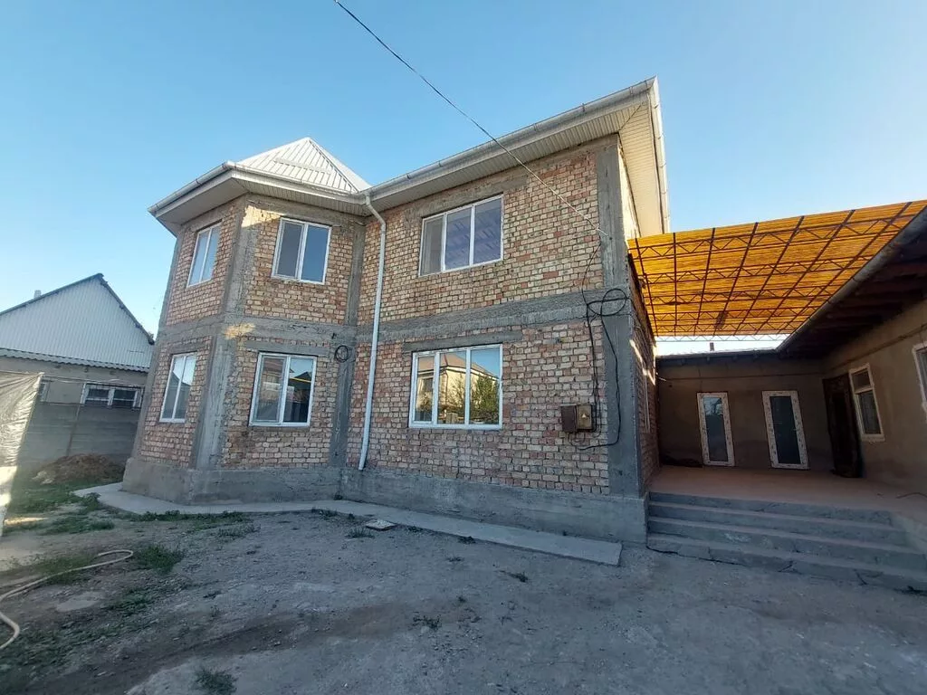4 комнаты, 210 м², 4 соток, Джал