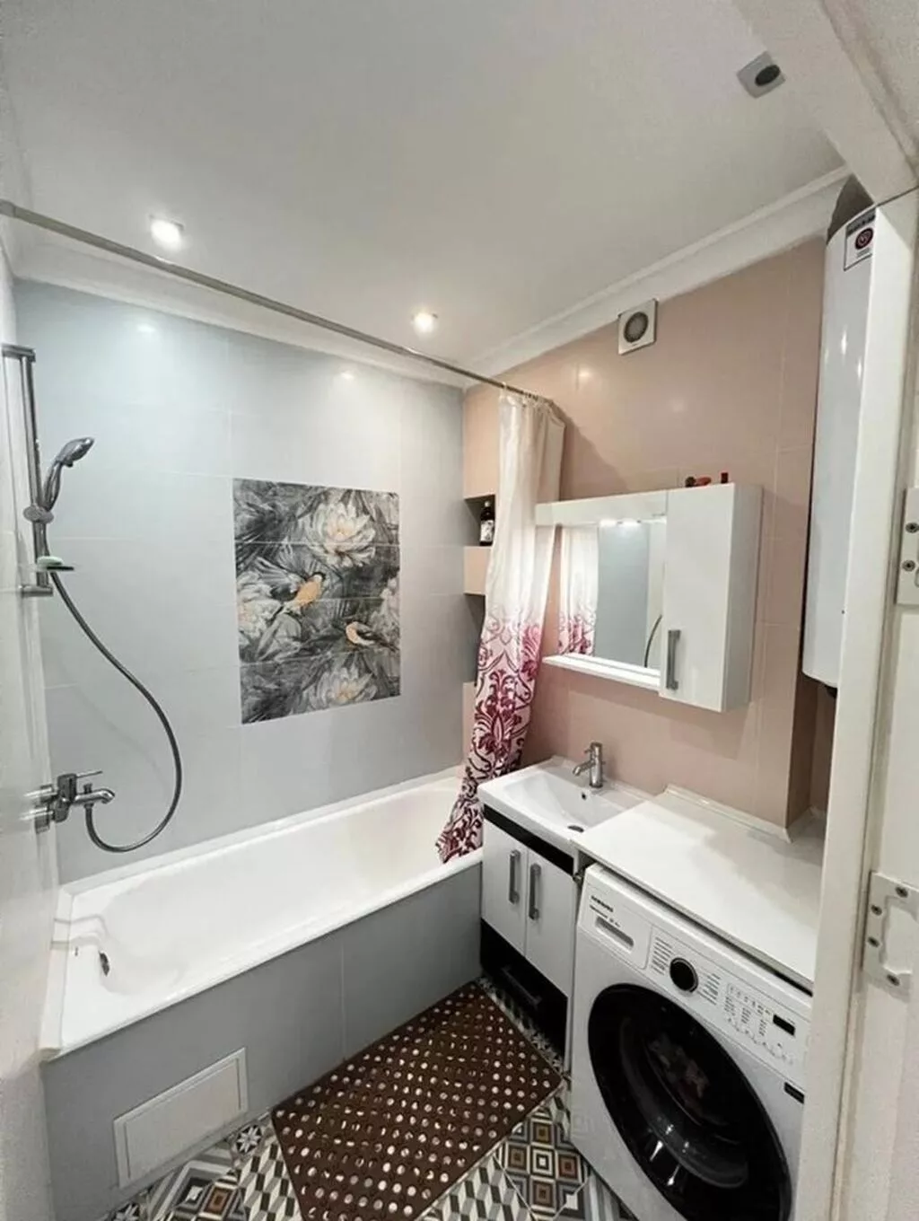 3 комнаты, 85 м², Ала-Арча ТРЦ 108 серия, 5 этаж, Евроремонт