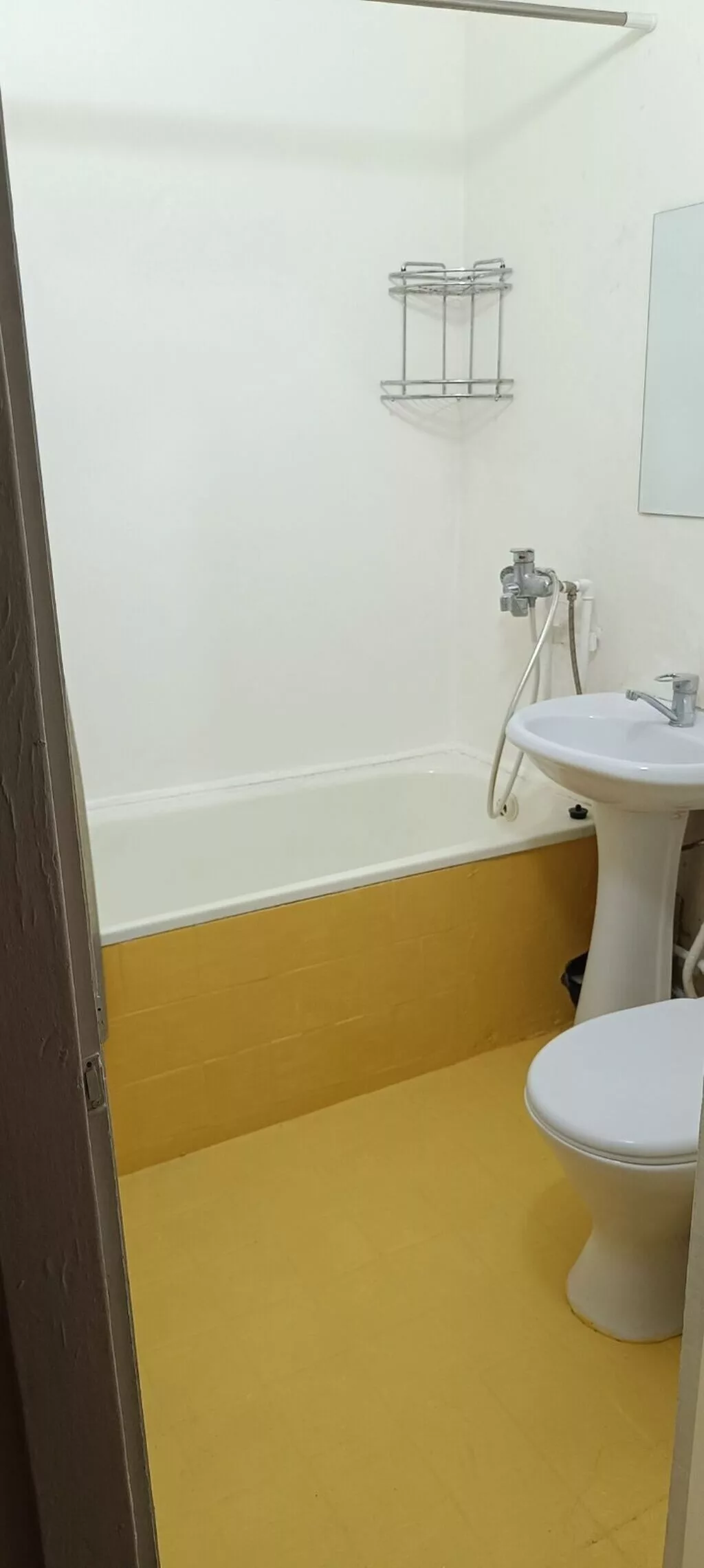 1 комната, 40 м², 12 мкр 106 серия, 6 этаж