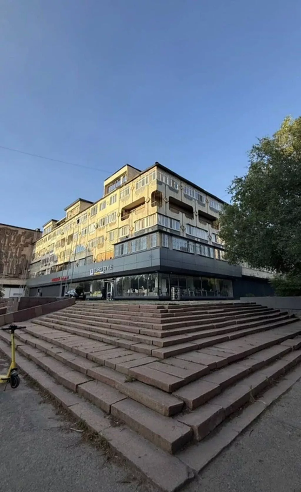 3 комнаты, 73 м², 8 мкр Индивидуалка, 2 этаж, Косметический ремонт