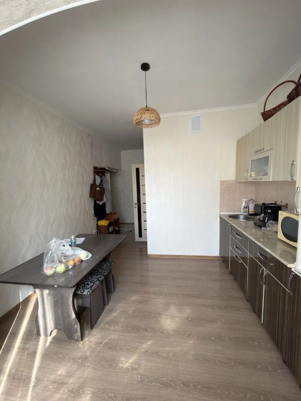 2 комнаты, 67 м², Солнечный мкр 106 серия улучшенная, 8 этаж, Евроремонт