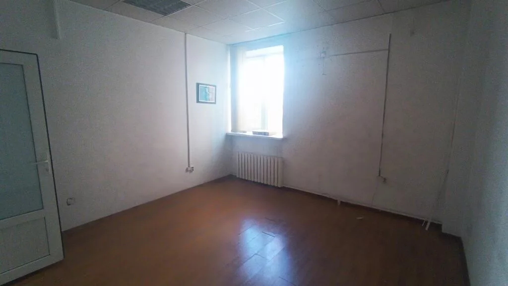 Аренда офисов, 200 м², В жилом комплексе, С видом на горы, 1 линия, С оборудованием