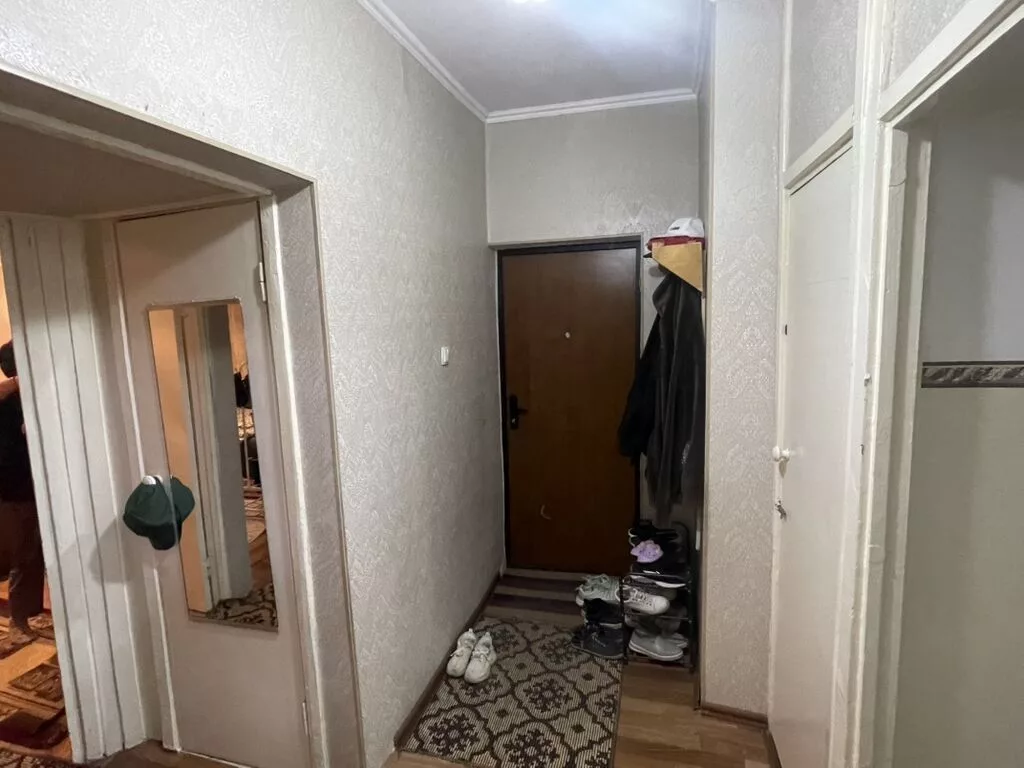 Срочно продается 3х ком-я квартира Дом 70кВ 26105-сер,1-этаж не
