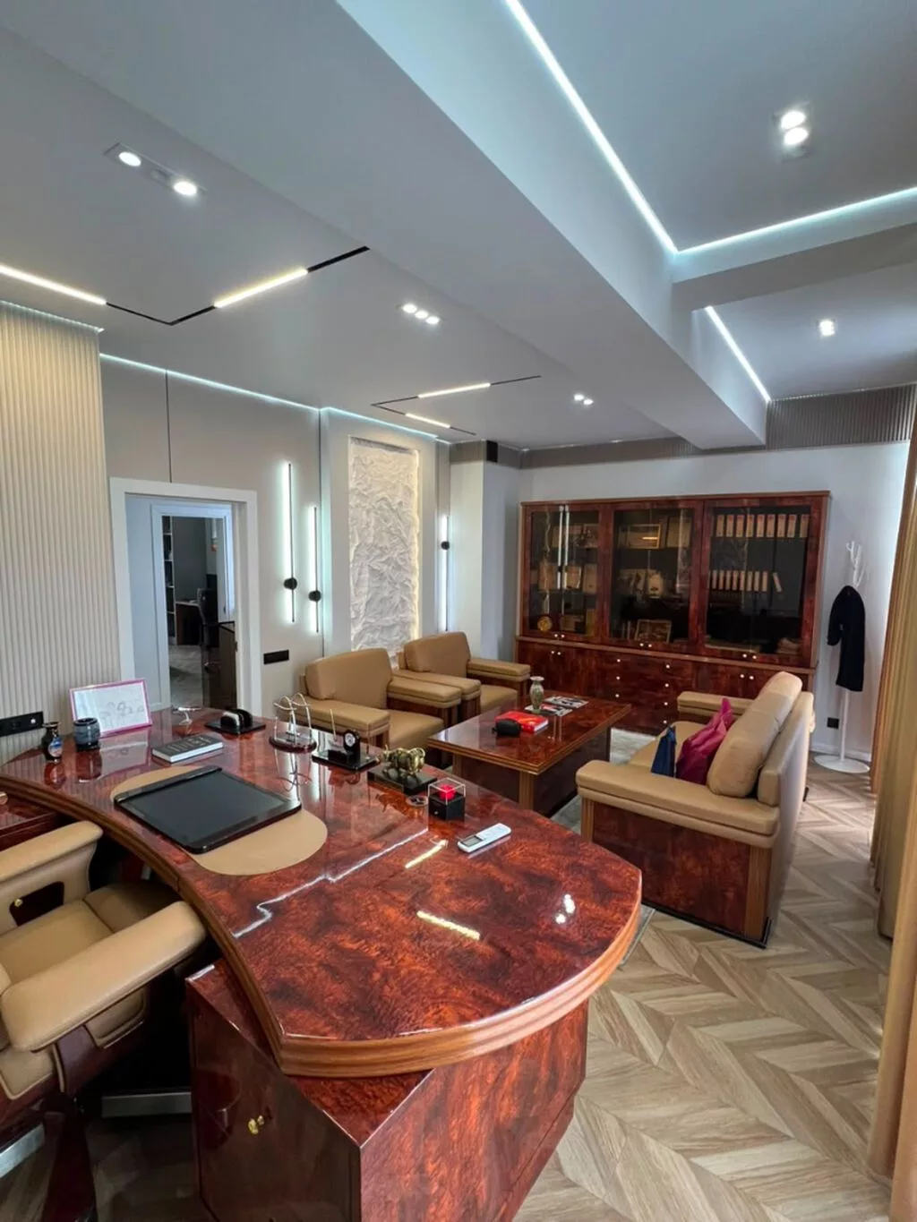 Продажа офисов 200 м², С ремонтом, Частный дом, 1 этаж