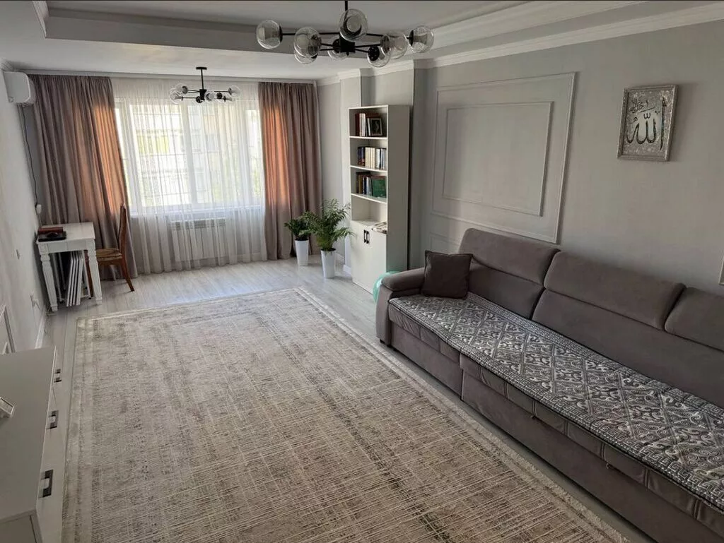 2 комнаты, 93 м², 7 мкр Элитка, 3 этаж, Дизайнерский ремонт