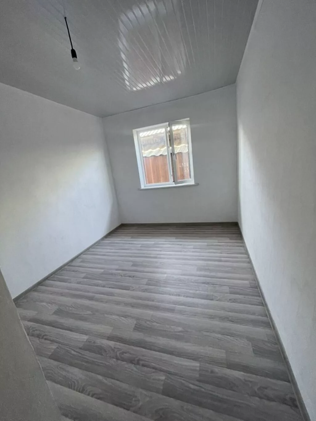 🏠 БАТИР ИЖАРАГА БЕРИЛЕТ! ✨ Жаңы бүткөн **2 бөлмөлүү **жер там 📍