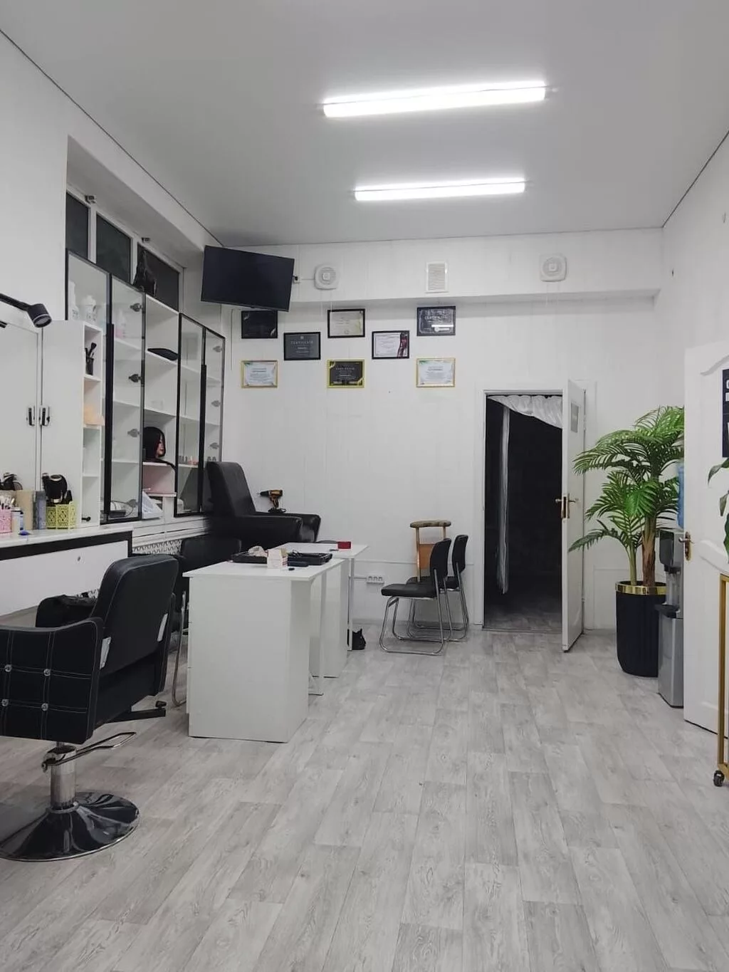 Продажа магазинов 54 м², Евроремонт, Отдельный вход, 1 этаж