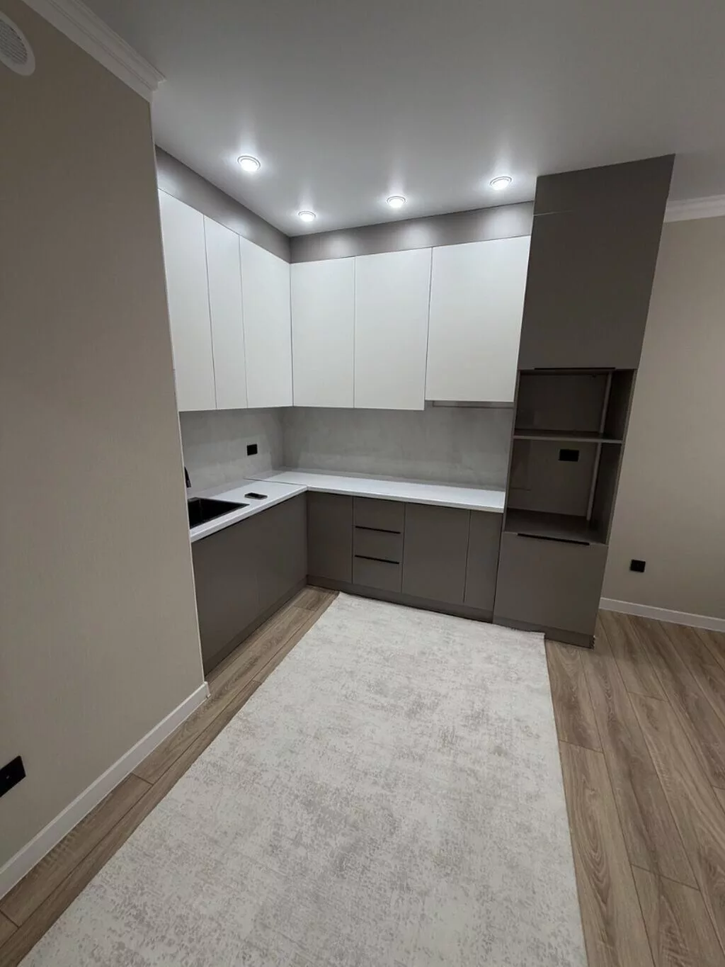 2 комнаты, 46 м², Восток-5 мкр Элитка, 10 этаж, Евроремонт