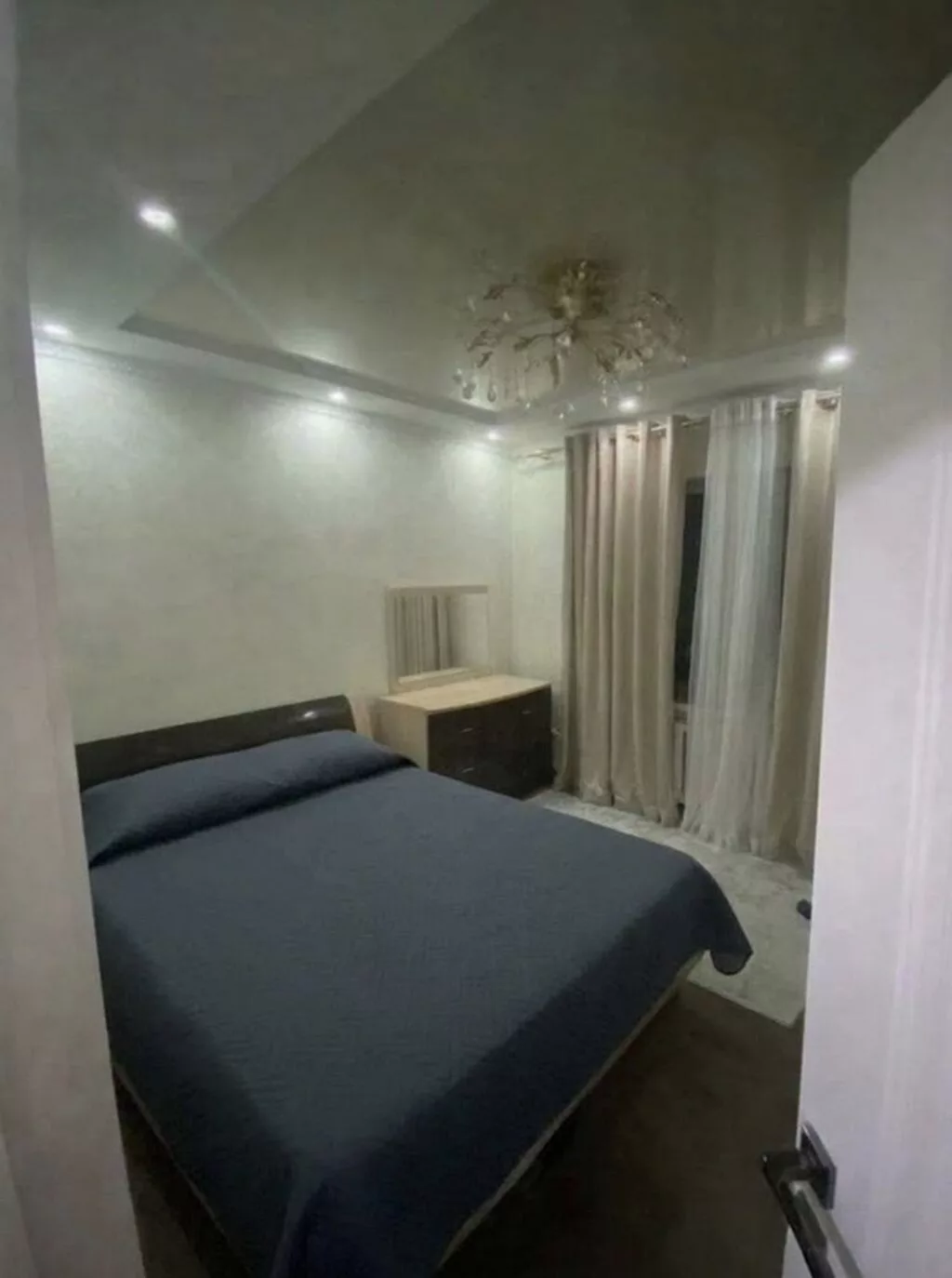 3 комнаты, 77 м², 106 серия, 1 этаж, Дизайнерский ремонт