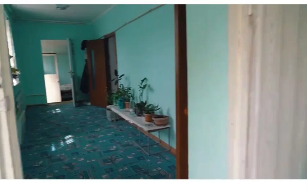 Продаётся жилой дом с участком в частном секторе.5сотых,хоз постройка