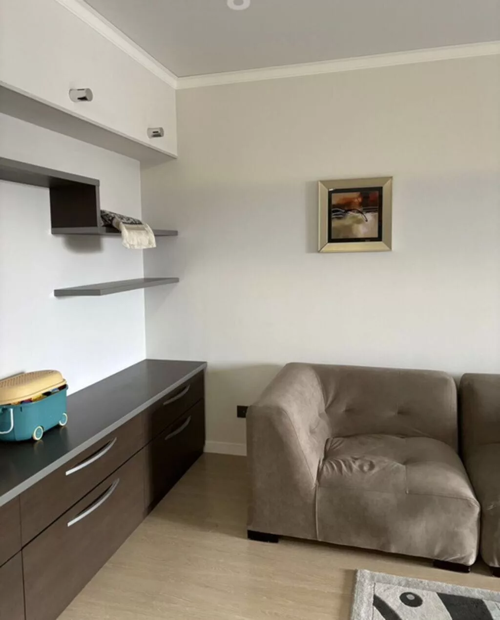 3 комнаты, 67 м², Ошский рынок / базар Индивидуалка, 5 этаж, Косметический ремонт