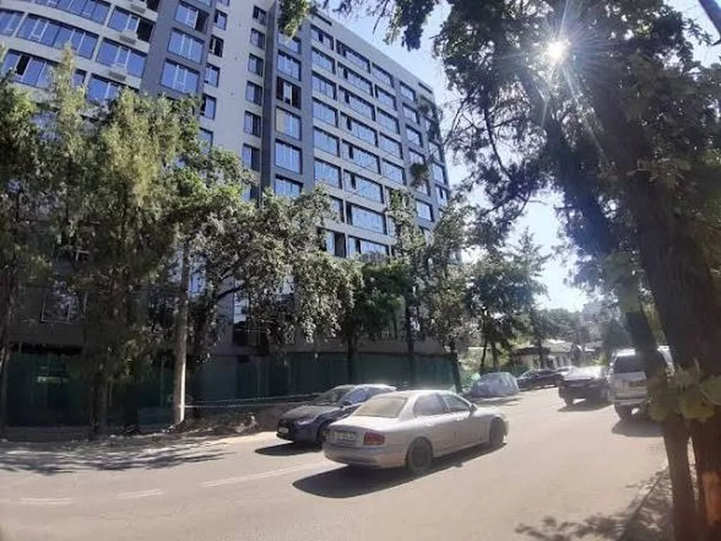 Продажа магазинов В жилом доме, 500 м², Отдельный вход, Цокольный этаж этаж