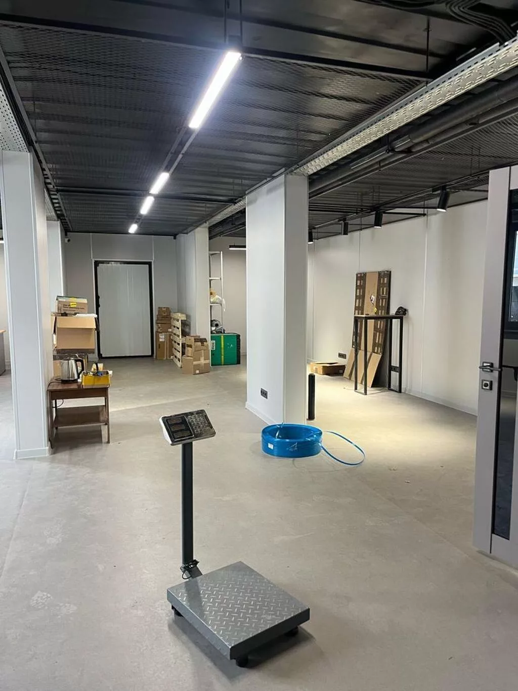 Сдаю Офисный кабинет: 87 м², С ремонтом, С отдельным входом, С отдельным санузлом, С системой безопасности