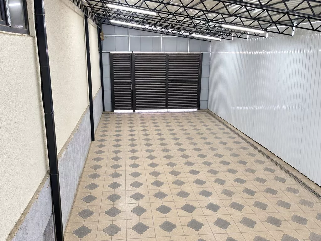 : 155 м², В административном здании, С ремонтом