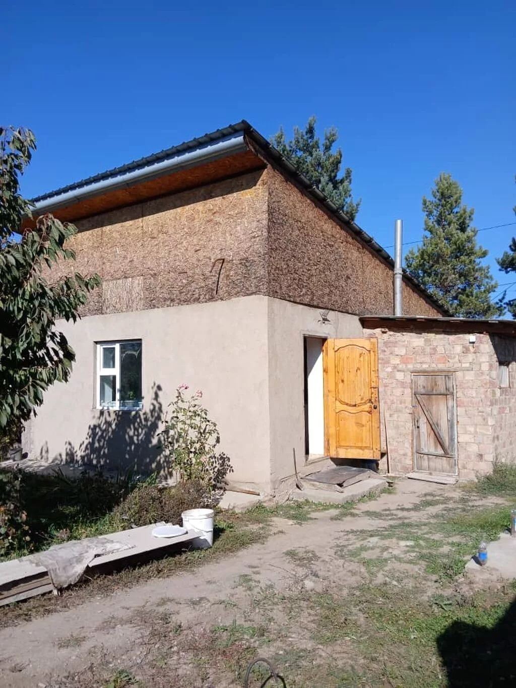 В городе Каракол сдается 2х комнатная времянка/дом. Вода
