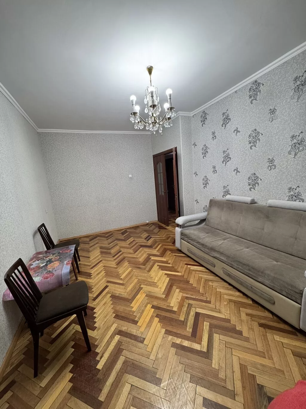 🏡 Срочно сдается 3-комнатная квартира! 📍 Район: Старый аэропорт, рядом