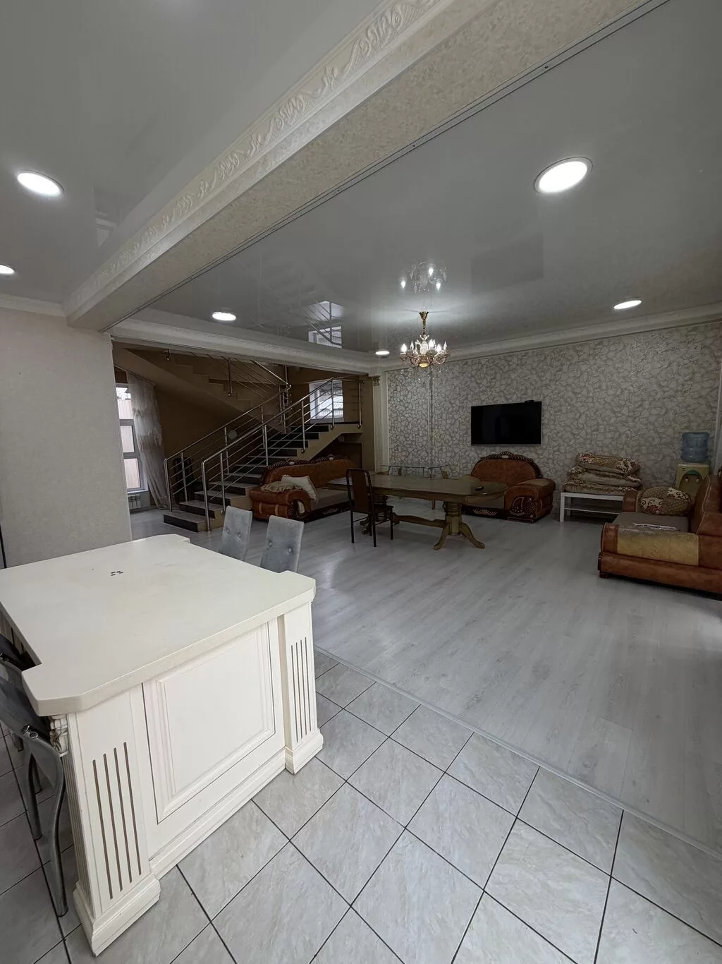 180 м², 4 комнаты, Азия Молл, Без животных