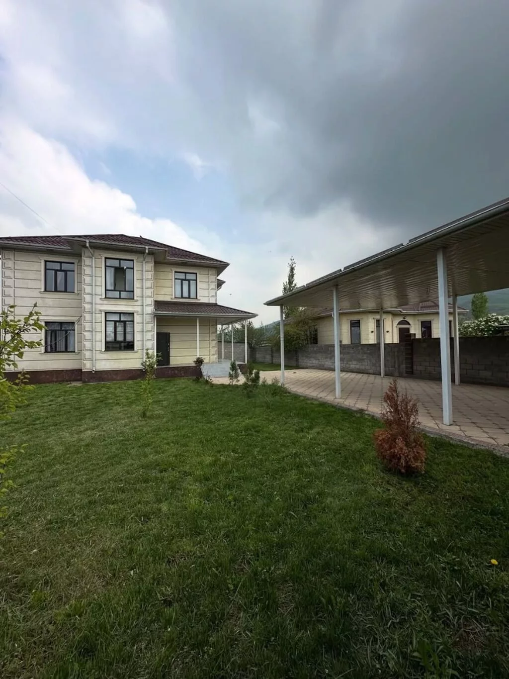На продаже 2х этажный Дом 🏡😍 📍Адрес: Таш-Добо (Воронцовка) Полтора