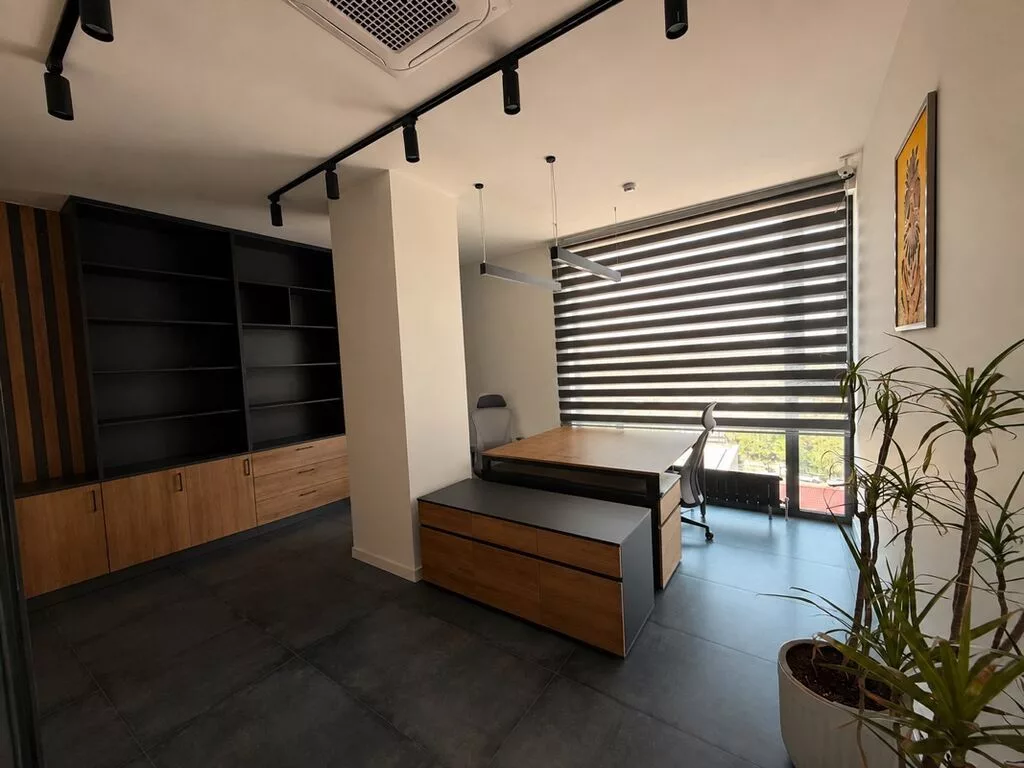 Аренда офисов, 97 м², В бизнес центре, С отдельным сан узлом