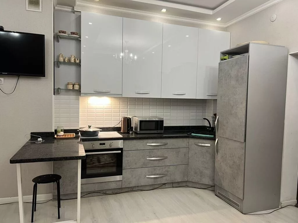 2 комнаты, 70 м², 7 мкр Элитка, 2 этаж, Евроремонт
