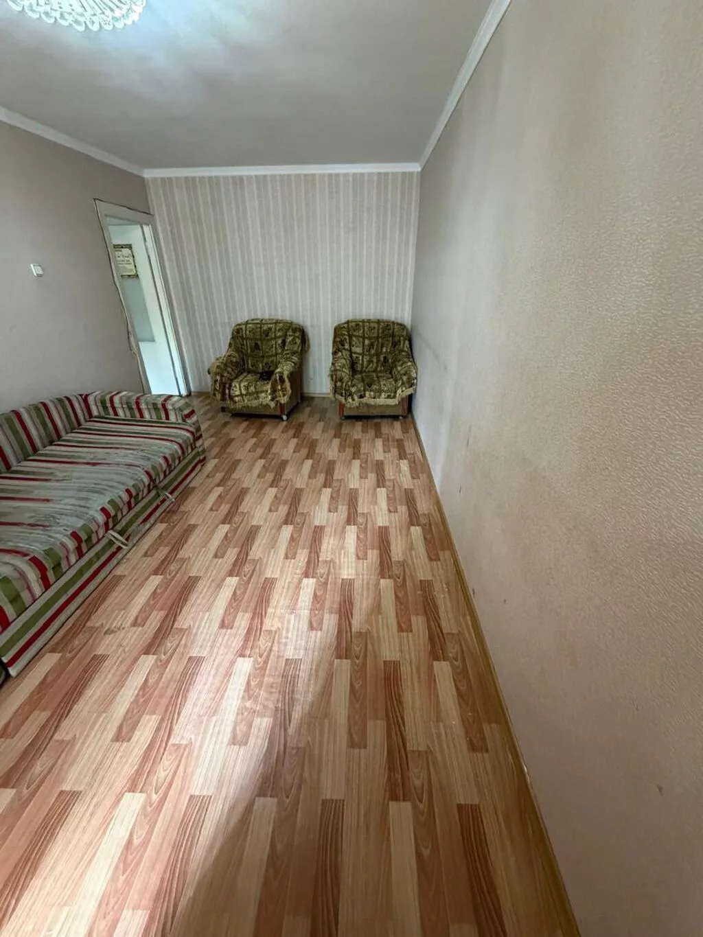 1 комната, 36 м², 5 мкр 104 серия, 2 этаж, Старый ремонт