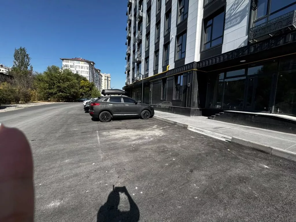 Сдаю The entire office: 130 м², В жилом комплексе, Без ремонта, 1 линия